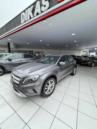MERCEDES-BENZ GLA 200 1.6 CGI VISION 16V TURBO FLEX 4P AUTOMÁTICO